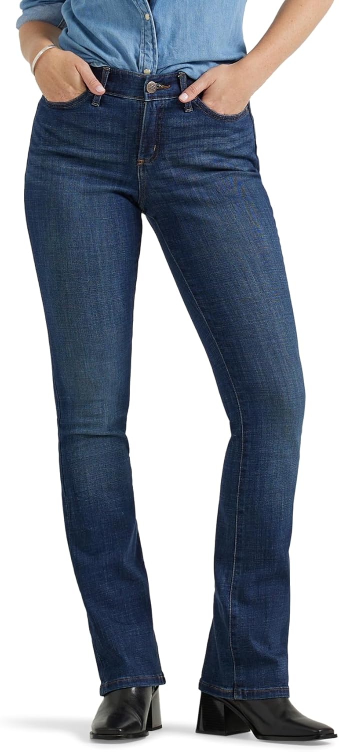 Read more about the article Lee Women’s Plus Size Legendary Mid Rise Bootcut Jean
