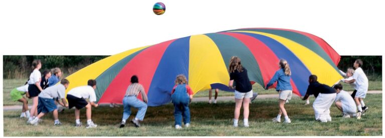 Read more about the article Sportime GripStarChutes Parachute 4-Layer Construction and 30 Handles- 30 foot Diameter